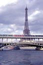 La Tour Eiffel et l'ancien métro