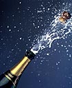 Champagne, saut du bouchon par Jean-Pierre Ducatez - Toute utilisation et droit réservés par © Photothèque Ducatez