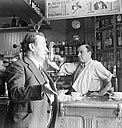 Le comptoir d'un Café-Tabac-Liqueurs - années 60 - Discussion de comptoir