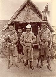 Militaires en Indochine vers 1880